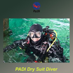 PADI Corso immersione con muta stagna in Italia e Malta